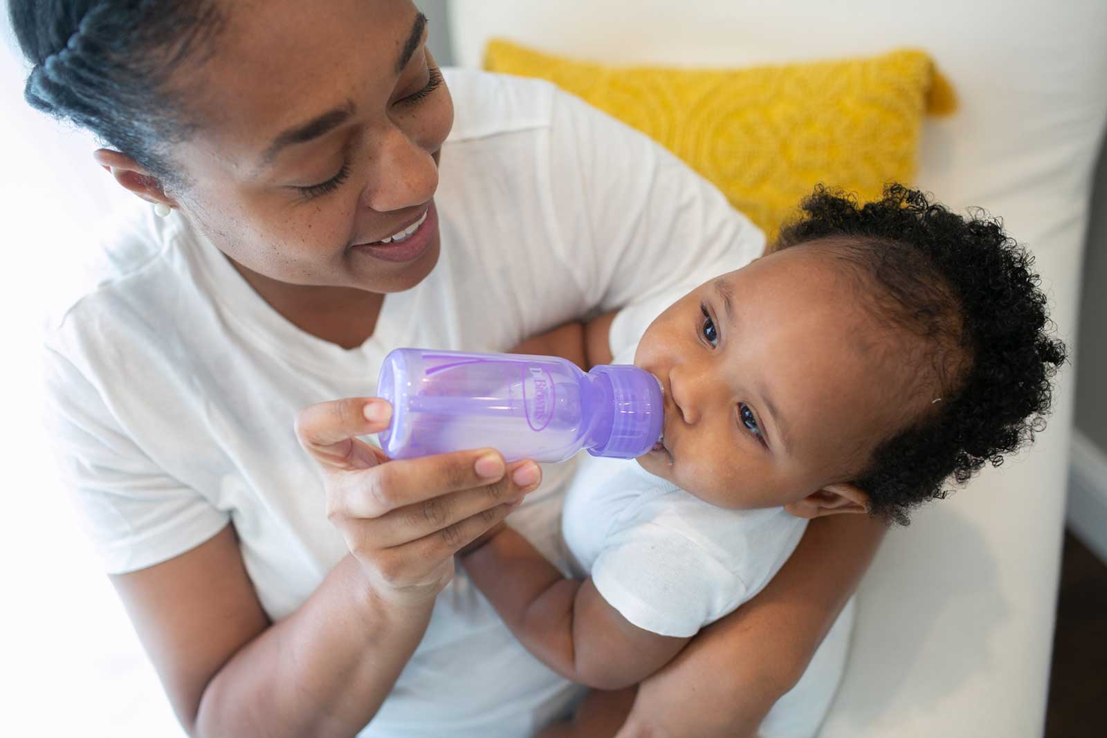 How to Bottle Feed a Baby