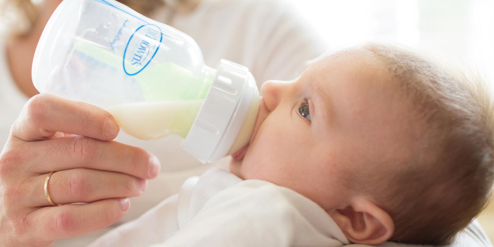 How to Feed Baby a Bottle Using Paced Feeding