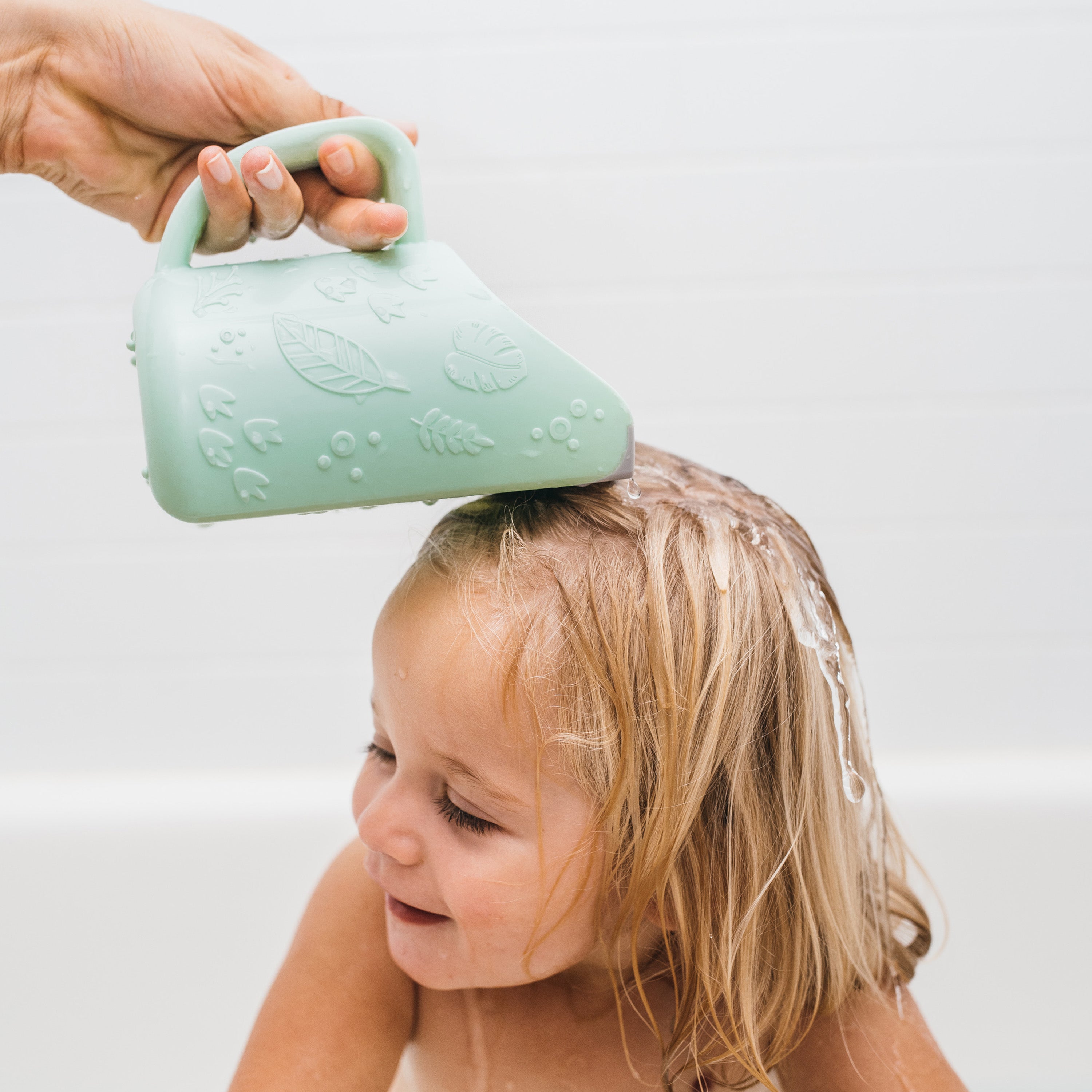 Dr. Brown's™ CleanUp™ Dino-Pour Baby Bath Rinse Cup – Dr. Brown's