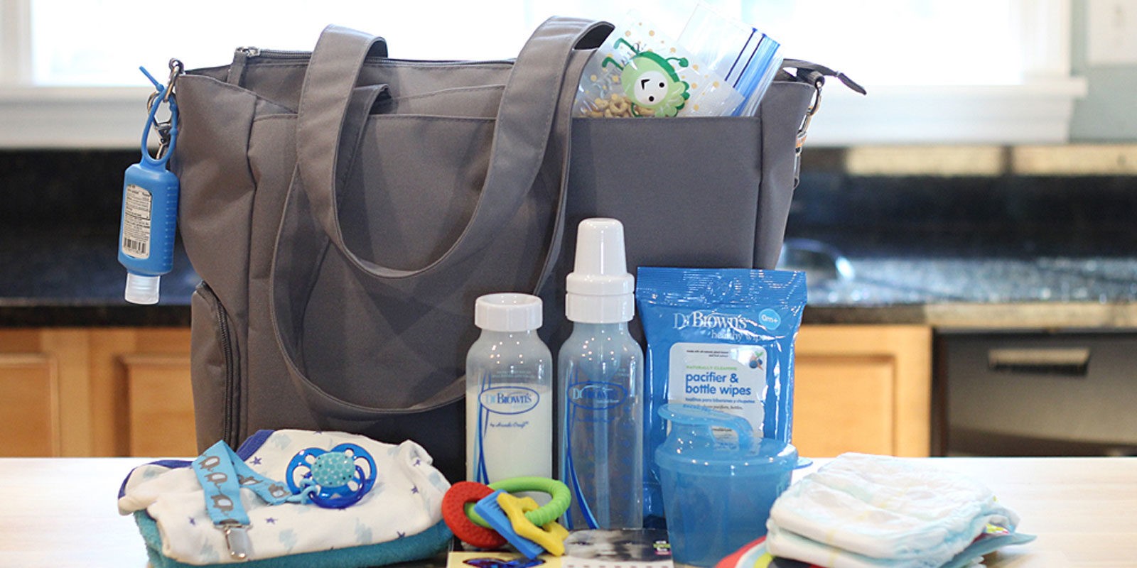 What to Pack in Your Diaper Bag: Your Checklist