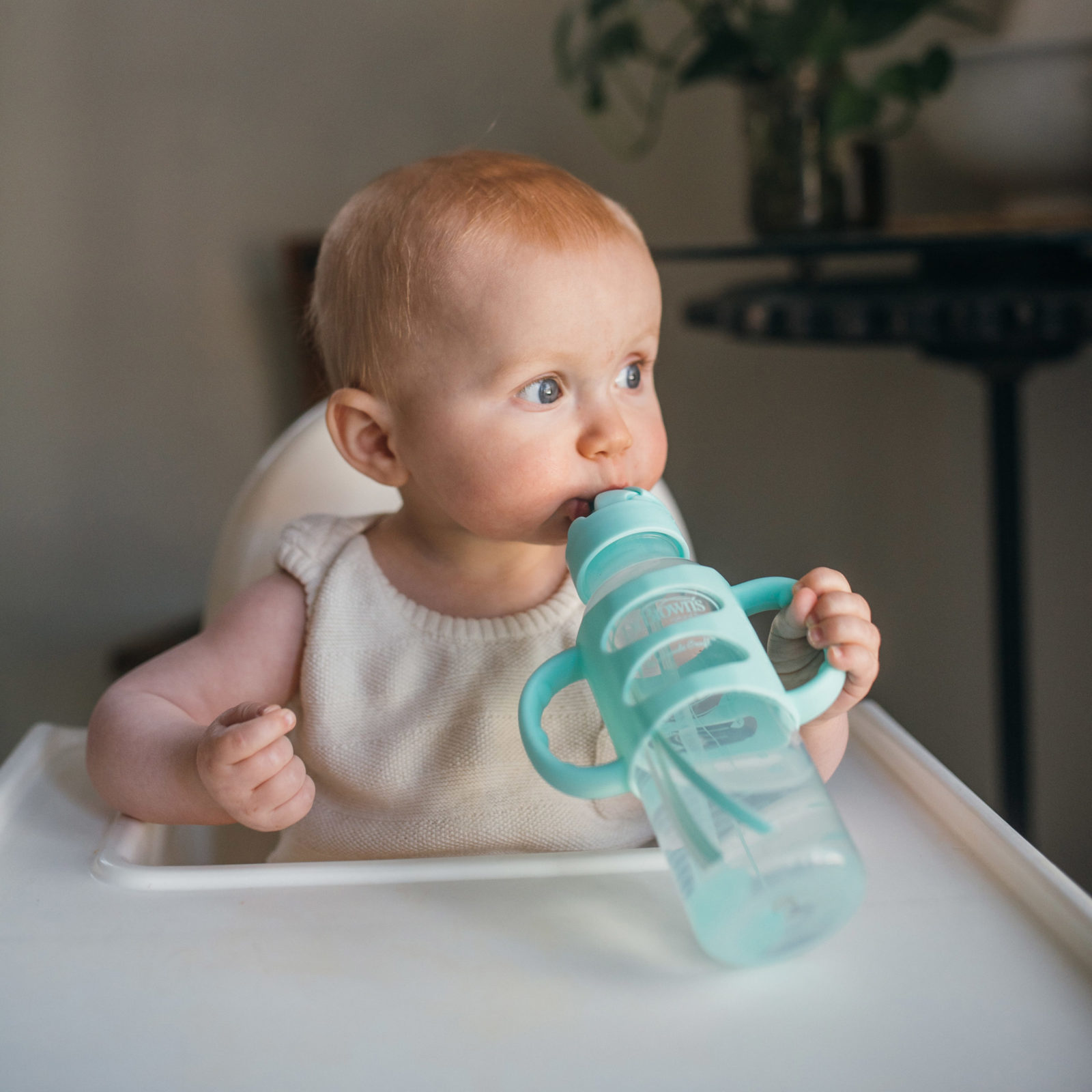 https://www.drbrownsbaby.com/wp-content/uploads/2021/01/Lifestyle_Sippy-Straw-Bottle_Green_2-1-scaled.jpg